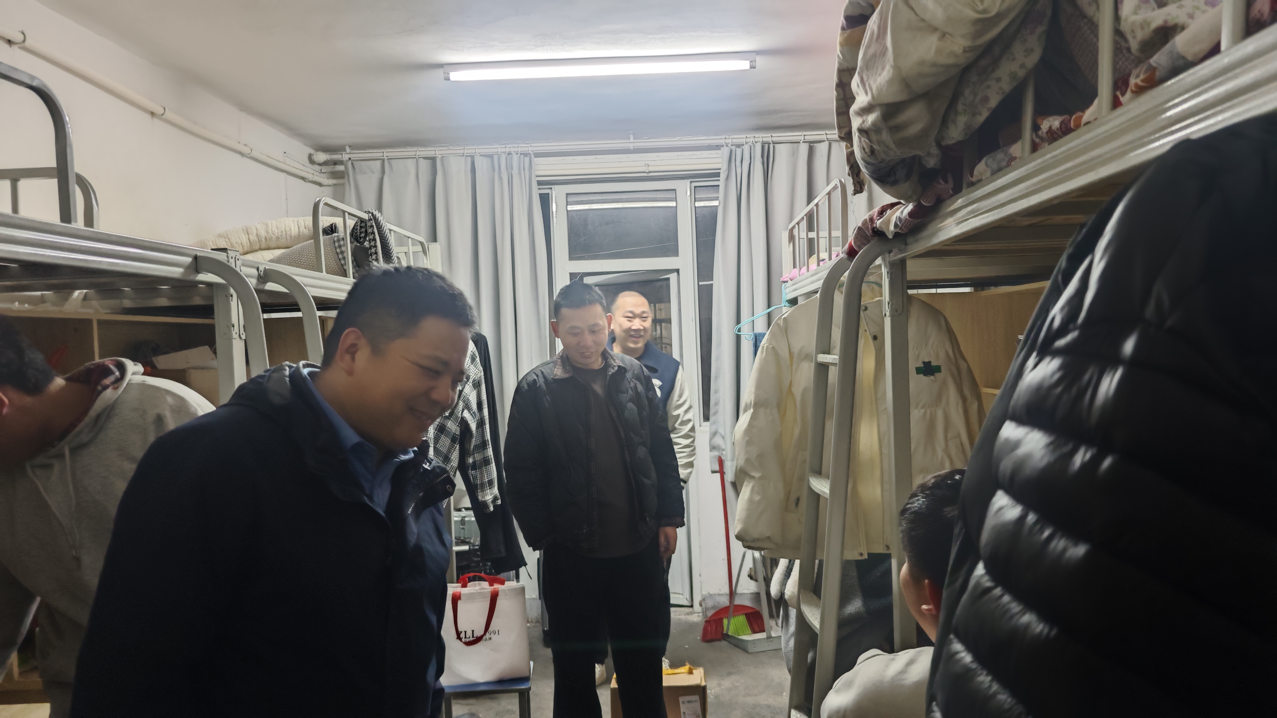 开学返校暖人心 宿舍排查护平安——绿色化工与新材...